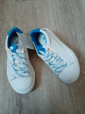 Baskets neuves garçon vertbaudet taille 28
