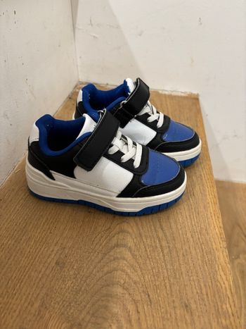 Baskets enfant Unyk taille 23 – bleu / blanc / noir