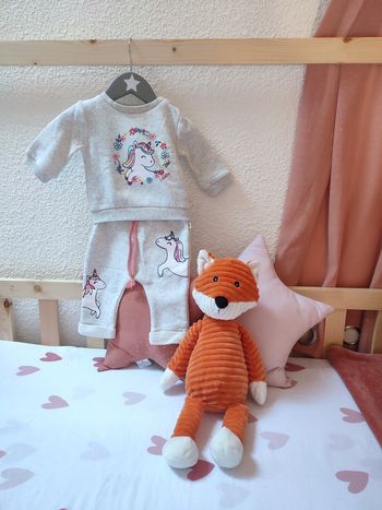 Ensemble sweat + jogging - Thème licorne - 62 cm - Très bon état - In extenso