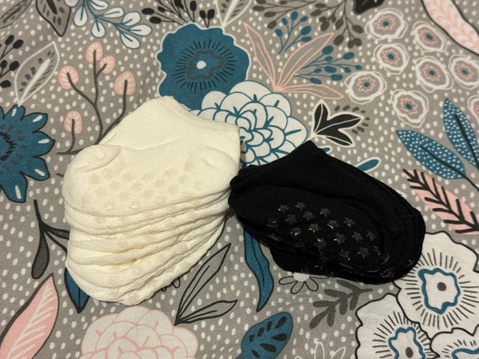 Neuf - Lot de 11 paires de chaussettes - Taille 6/12 mois - photo numéro 2