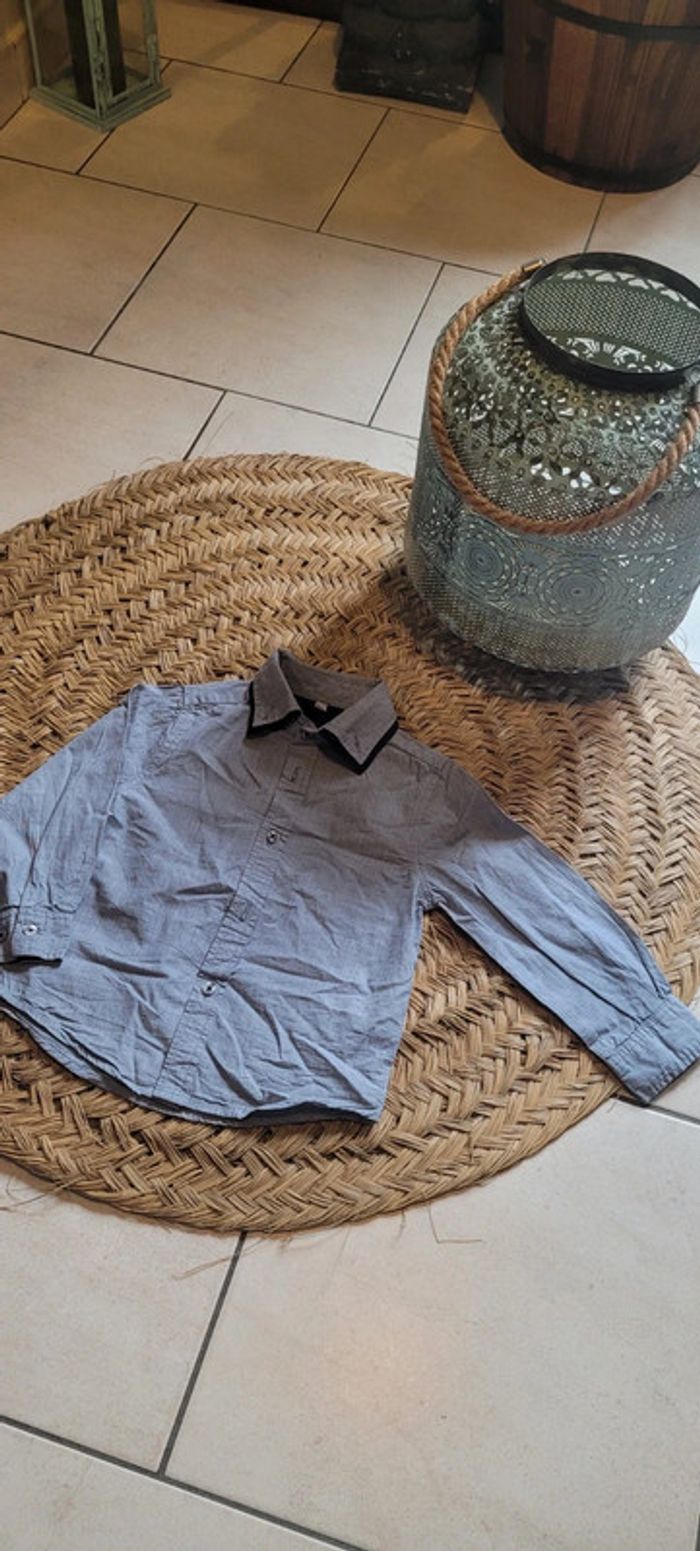 Jolie chemise garçon taille 3 ans Parfait état