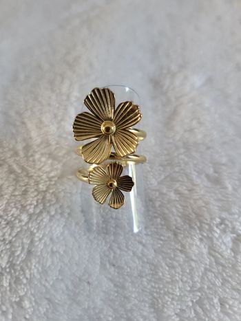 Bague fleur en acier inoxydable couleur or - Ajustable 