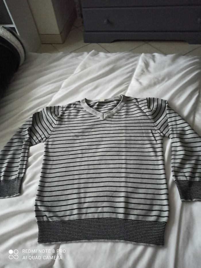 Pull raye col v 10 ans