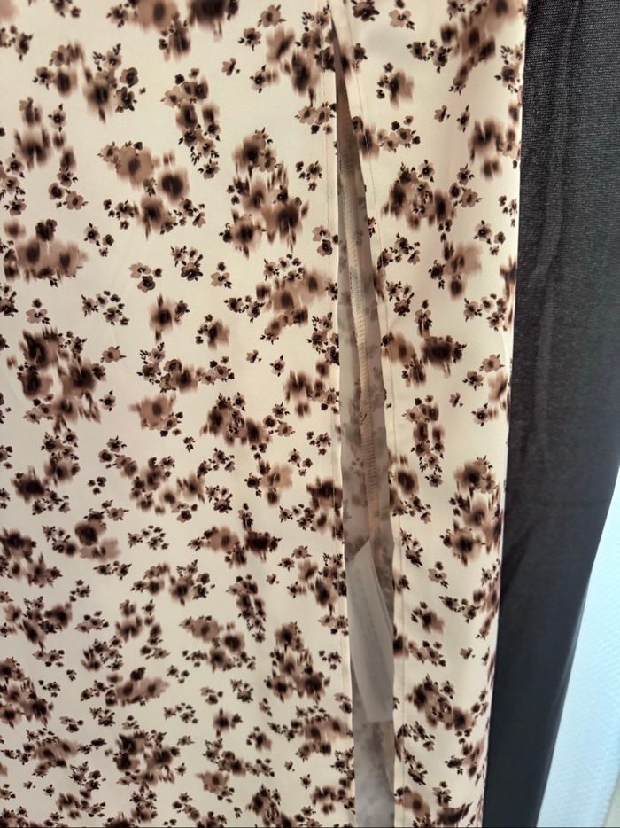 Robe neuve bershka avec étiquette - photo numéro 4