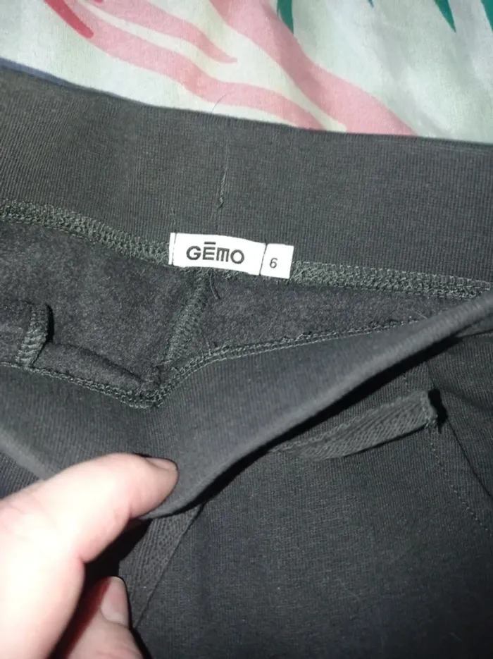 Pantalon jogging noir avec bande sur les côtés - photo numéro 3