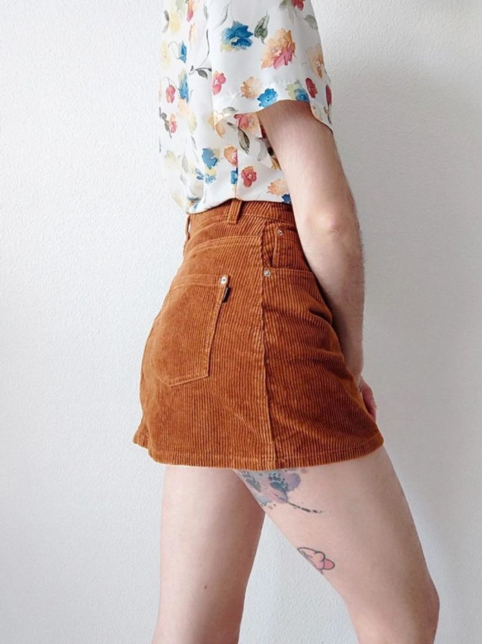 Mini-jupe droite velours côtelé camel / Jennyfer - 38/M - photo numéro 3