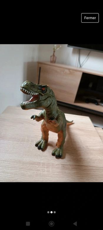 Dinosaure 23 cm TBE