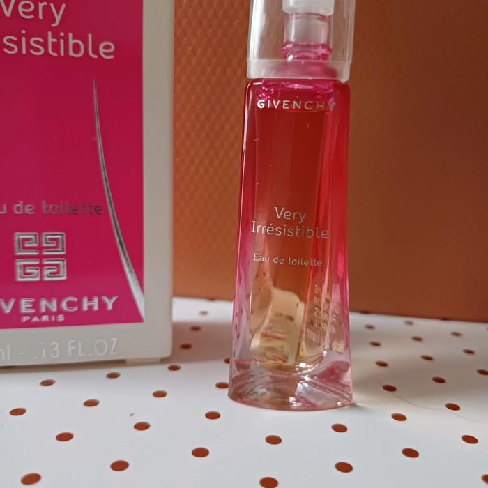 Parfum miniatures very irrésistible givenchy ml - photo numéro 3