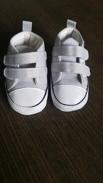 Chaussures bébé taille 18-19
