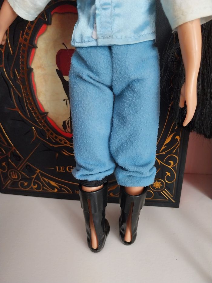 Deux Poupées John Smith et Pocahontas Disney Classic Disney Store - photo numéro 7