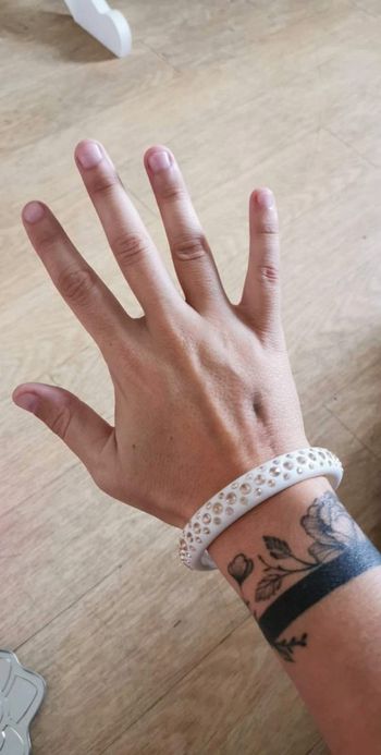 Bracelet blanc avec brillant