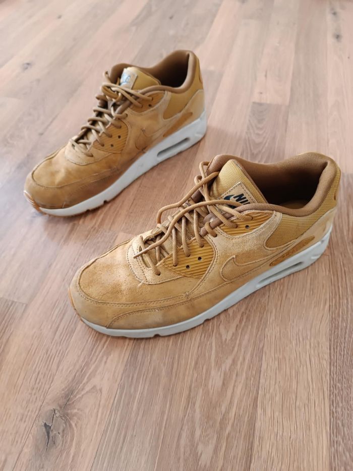 Nike Air max Homme couleur marron pointure 44 - photo numéro 4