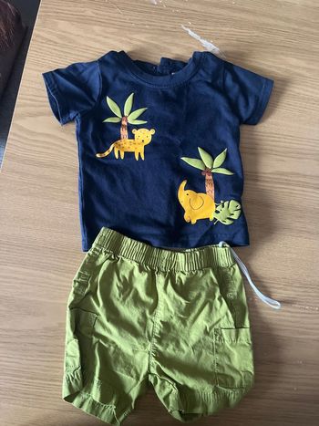 Ensemble short t-shirt taille 6 mois