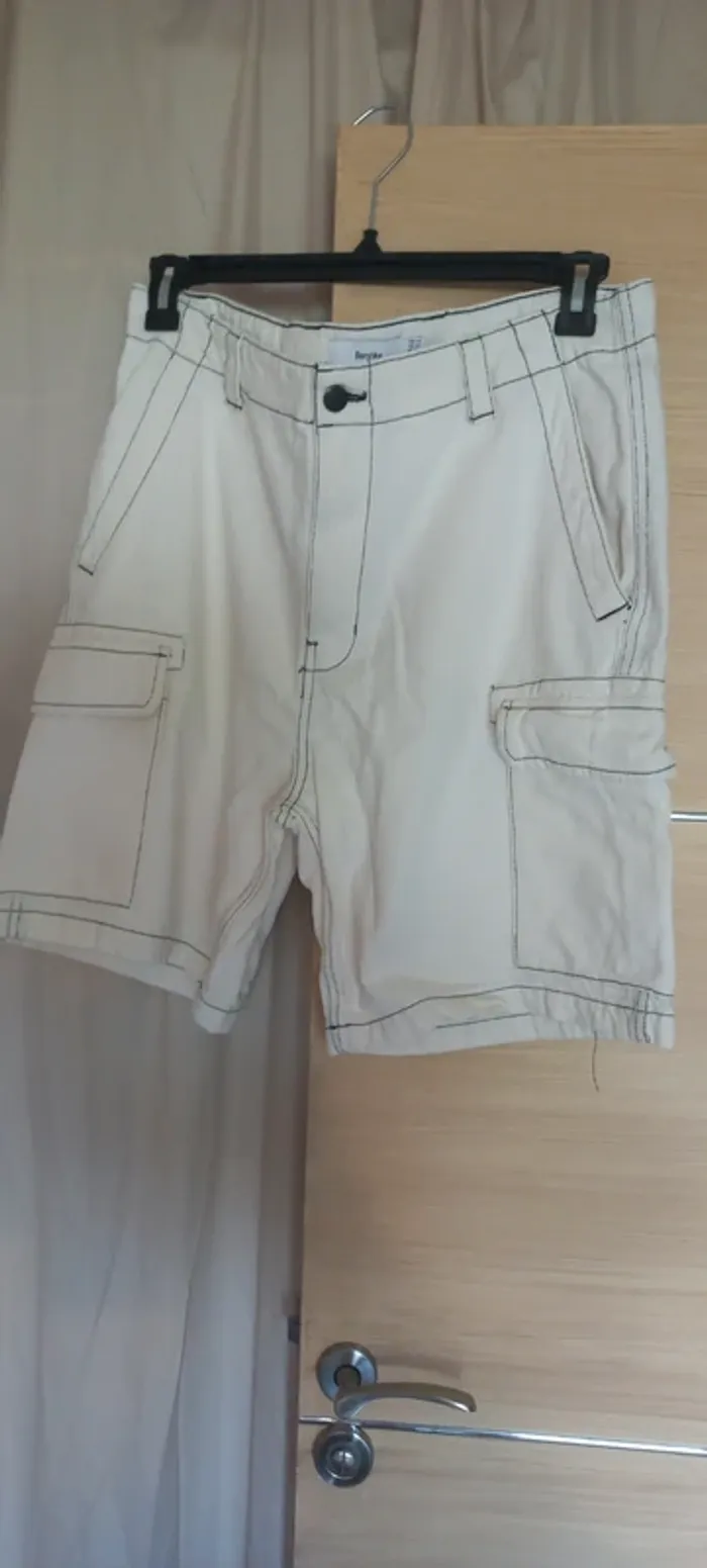 Bermuda crème neuf T 44