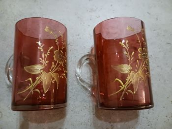 lot de 2 tasses rose avec gravures dorées