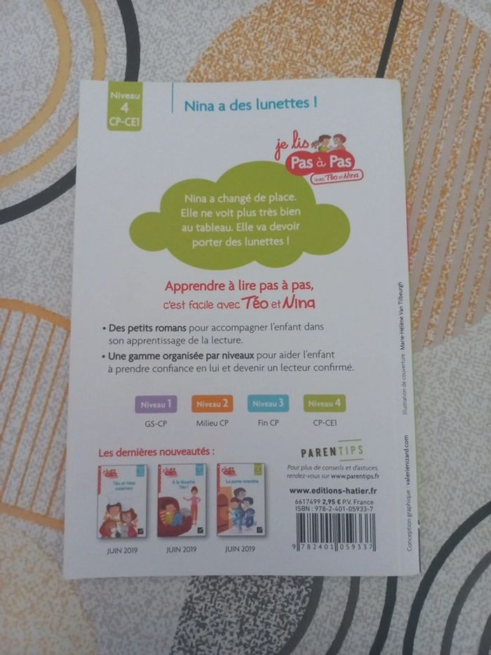 Livre Hatier niveau 4 cp CE1 Nina a des lunettes - photo numéro 2