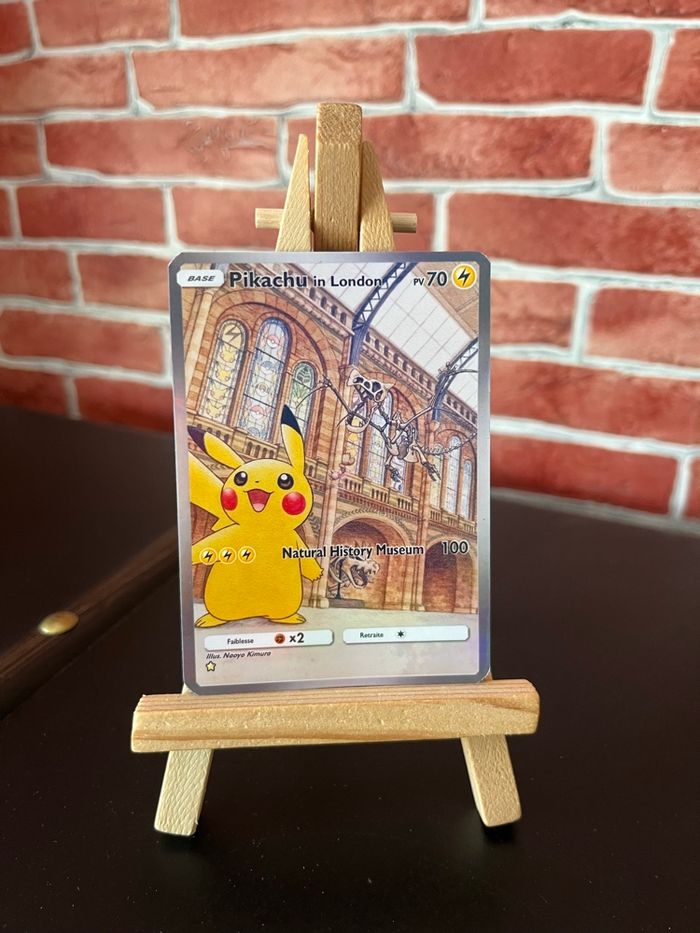 Carte Pokémon custom Pikachu london - photo numéro 3