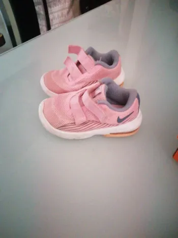 Basket bébé fille air max