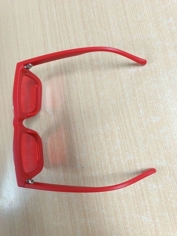 Lunettes Rouges UCG - photo numéro 4