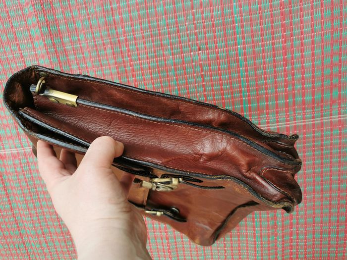 Serviette vintage en cuir Arthur & Aston - photo numéro 9