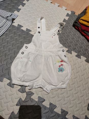 Salopette boule short blanche broderie fleur orchestra 6 mois