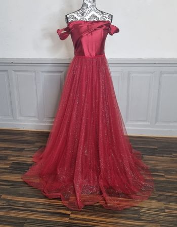 robe de soirée longue bordeaux buste satiné col bateau bas en tulle taille 38