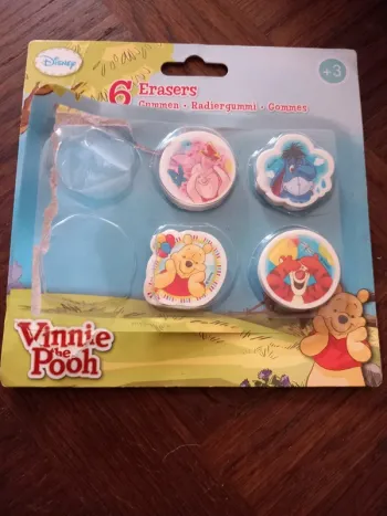 Lot de 4 gommes Winnie l'ourson