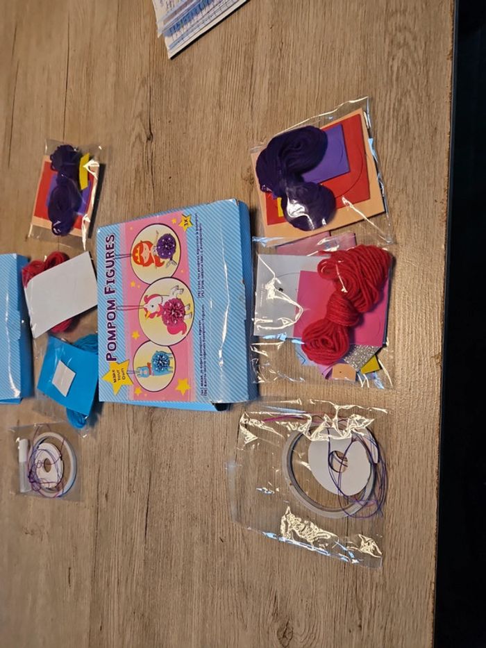 1 bricolage de création de 3 figurines à pompom, neuve et complète - photo numéro 3