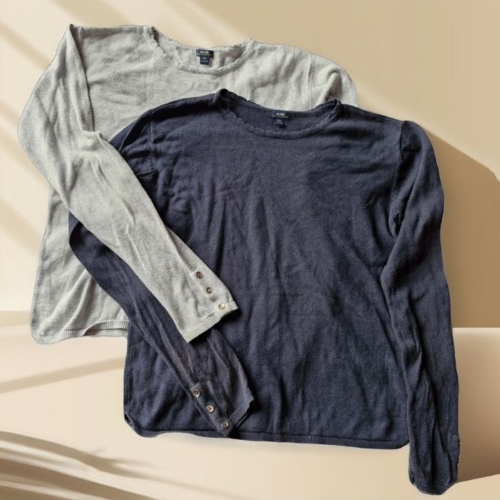 Pulls col romantique et boutons décoratifs dorés