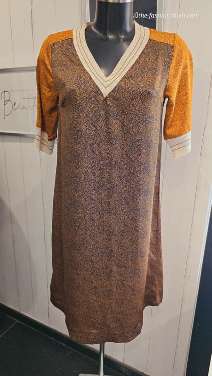 Robe col v