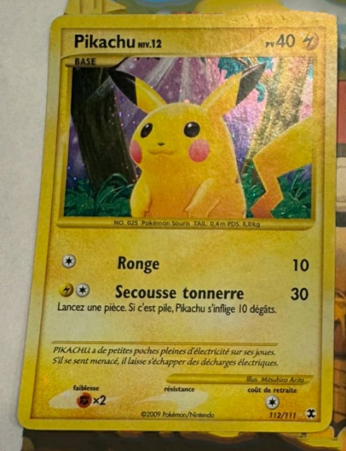 Carte Pokémon rare - Pikachu 112/111 - Rivaux Emergeants - Secrète