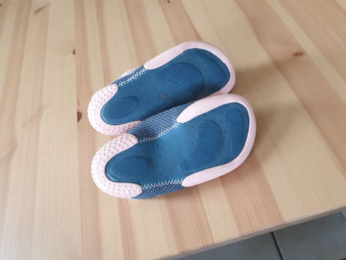 Chaussons Taille 28 - photo numéro 3