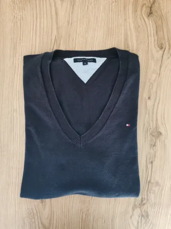Pull col V noir tommy Hilfiger taille xl