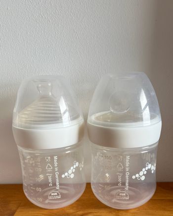 2 biberons Nuk