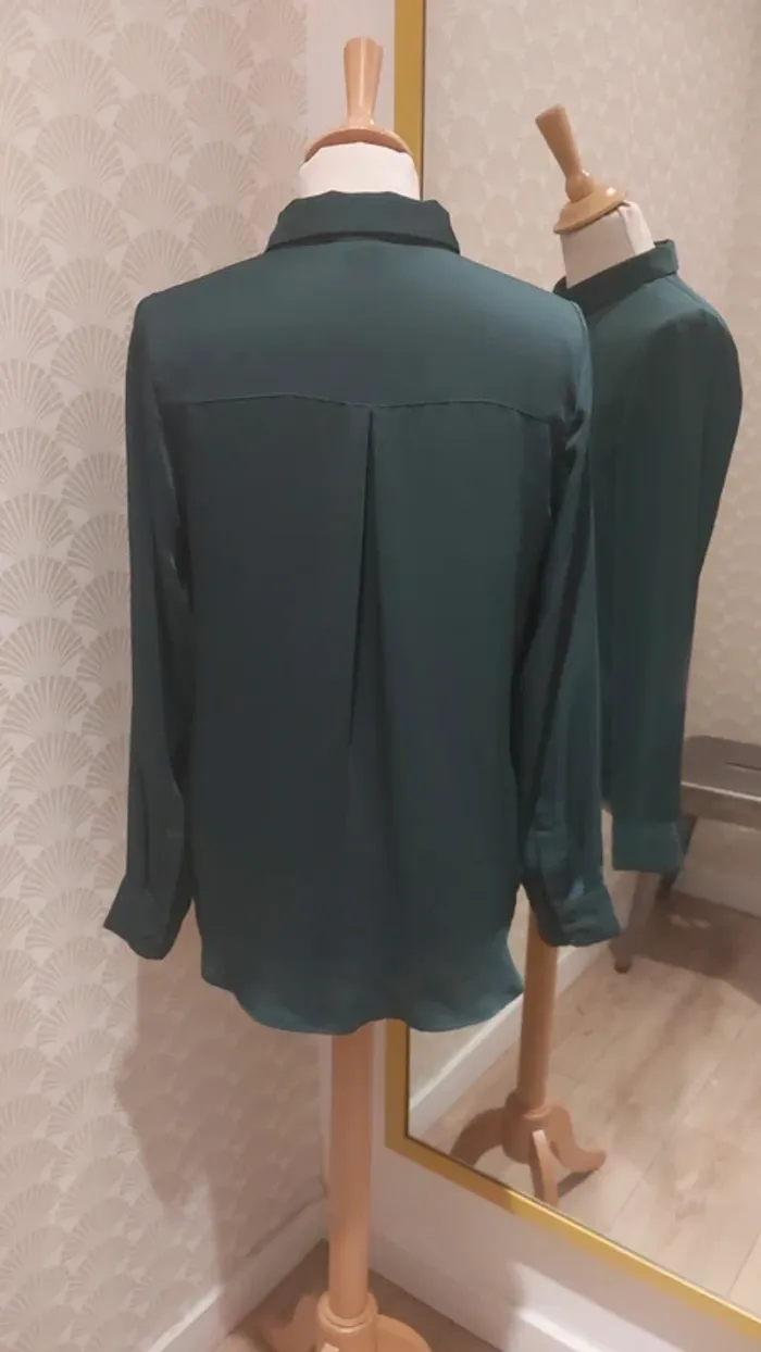 Chemise satinée vert sapin H&M - photo numéro 2