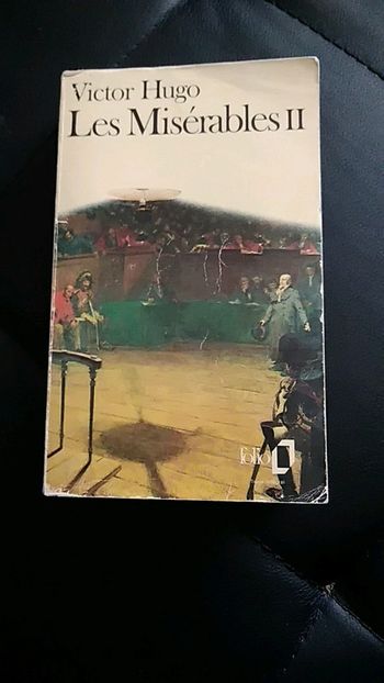 Livre de poche Les misérables 2