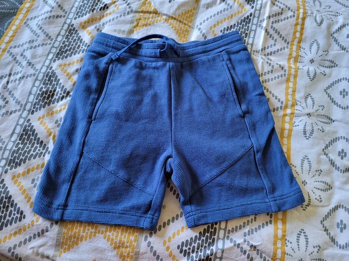 short kiabi 8ans (3e)