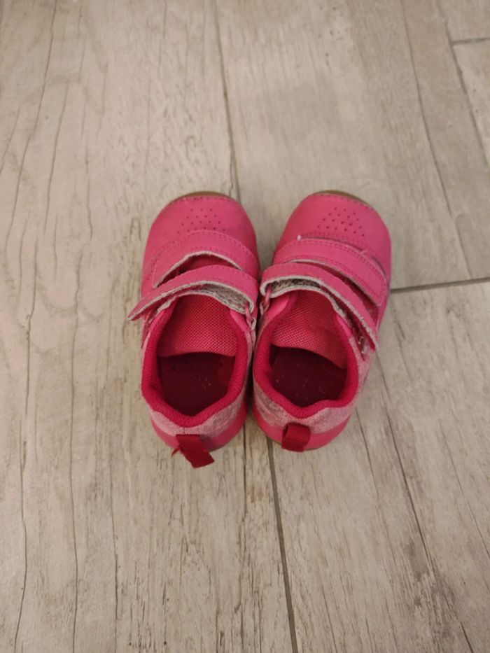 Basket rose decathlon pointure 22 - photo numéro 2