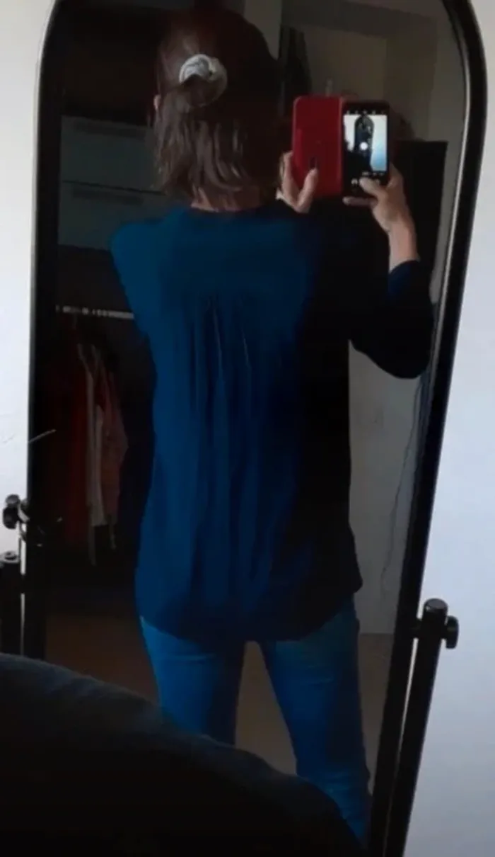 Blouse col V manches 3/4 bleue marine Tommy Hilfiger 36 neuve - photo numéro 2