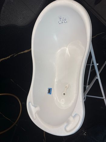 Baignoire sur pied et thermomètre intégré