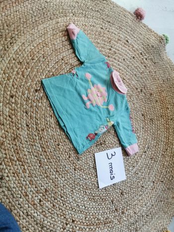 Haut manches longues taille 3 mois