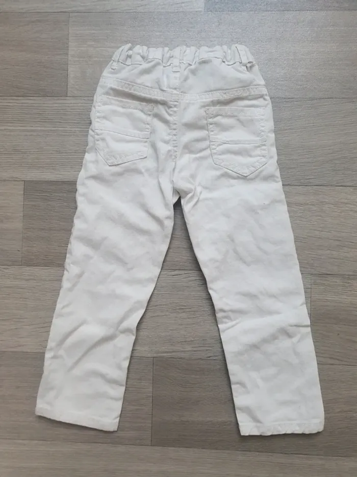 Jean blanc taille 3 ans - photo numéro 2