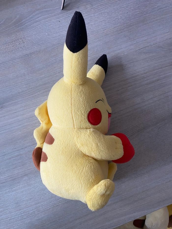 Pikachu pomme - photo numéro 3