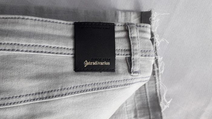 Jeans skinny gris clair avec effets de couleur beige - photo numéro 5