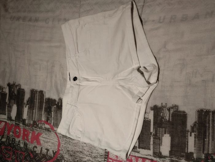 Short blanc