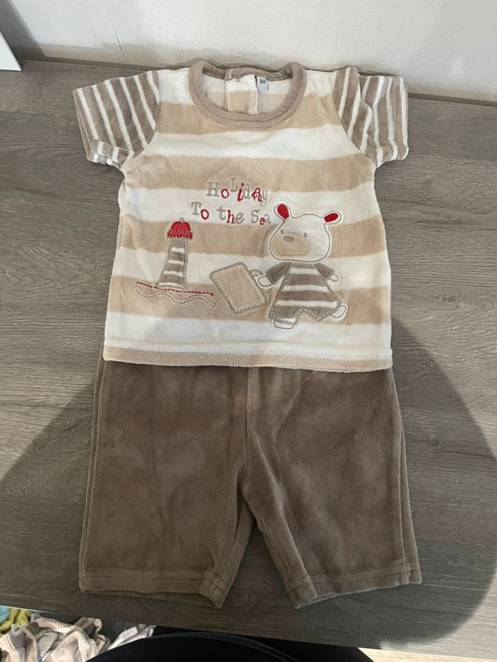 Pyjama 2 pièces taille 3 mois