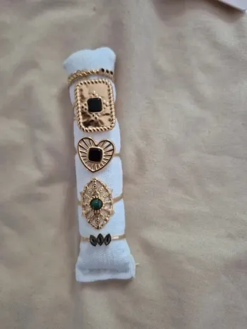 Lot 5 bague ikita