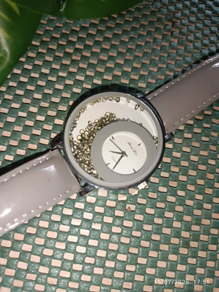 🔸Montre grise en cuir, Très bonne état.🔸 - photo numéro 2