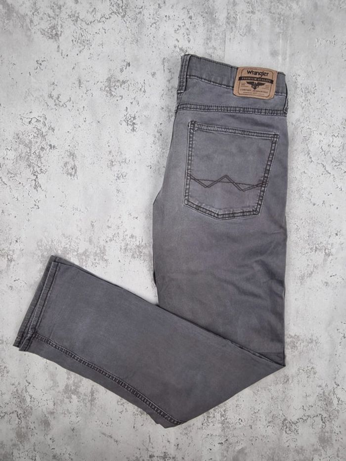 Jeans Wrangler Slim Straight gris – Taille 30x30 Hommes (mesures en photos)