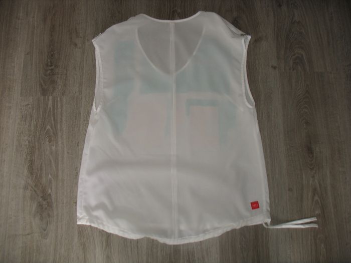 ROBE SM TURQUOISE ET BLANCHE + VOILE BLANC A MOTIFS "MISS CAPTAIN" - TAILLE 40 - n°07 - photo numéro 8